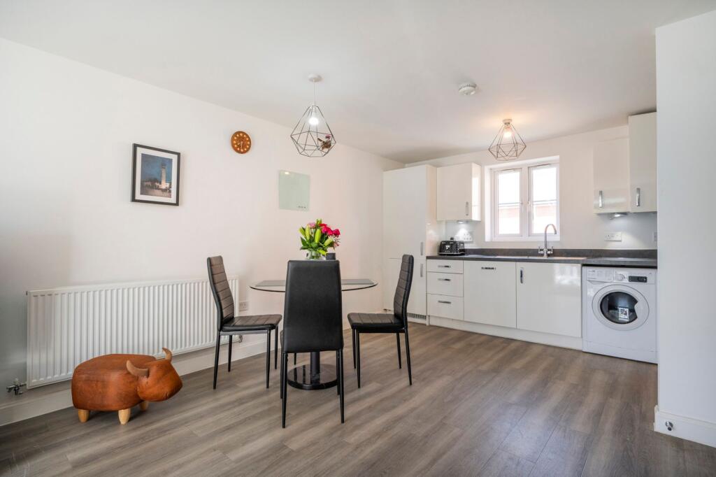 Apartment in Wokingham, Montague Park - View 5