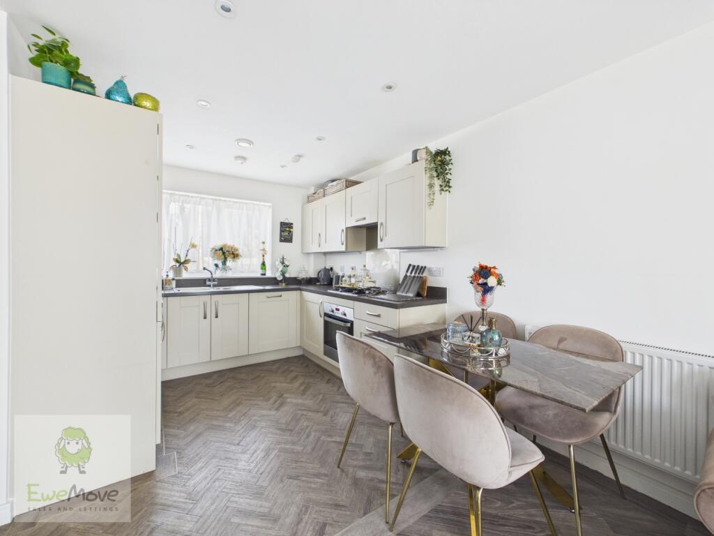 Apartment in Rochester - More