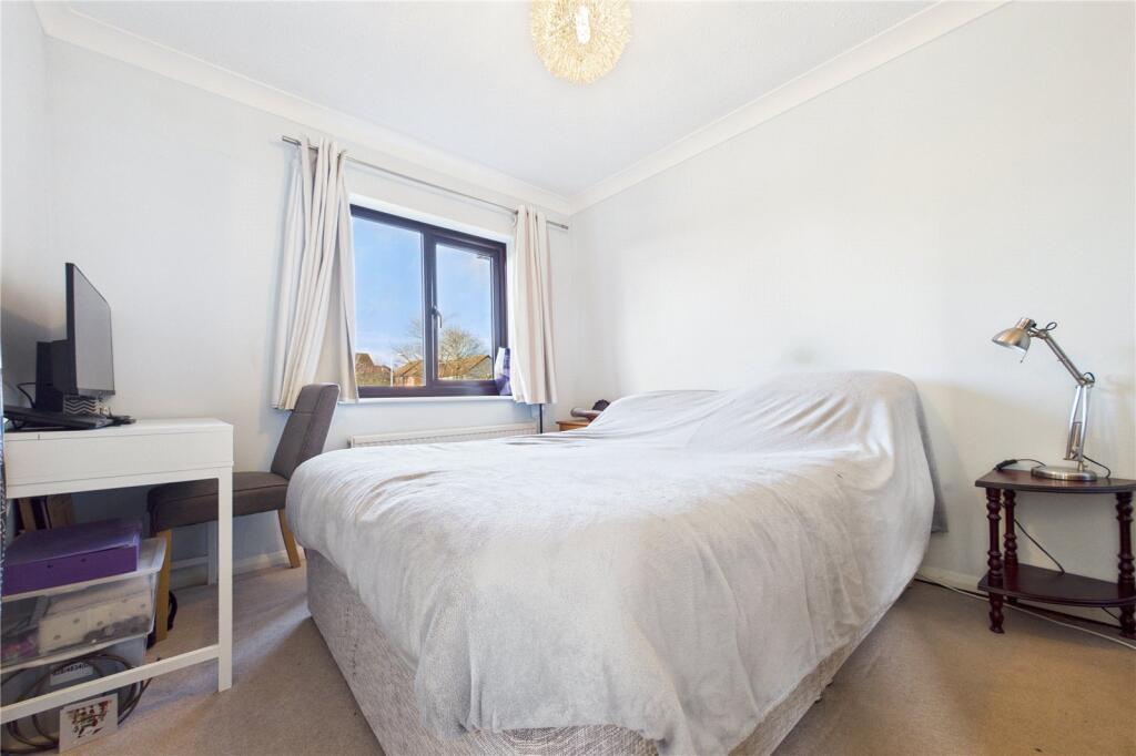 House in Reading, Beansheaf, Holybrook - More