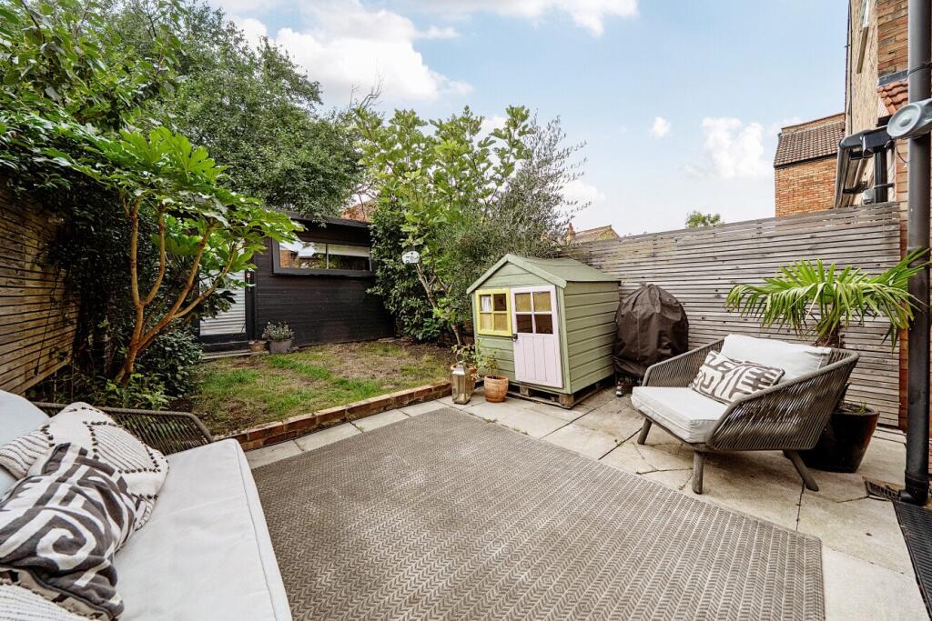 House in London - View 4