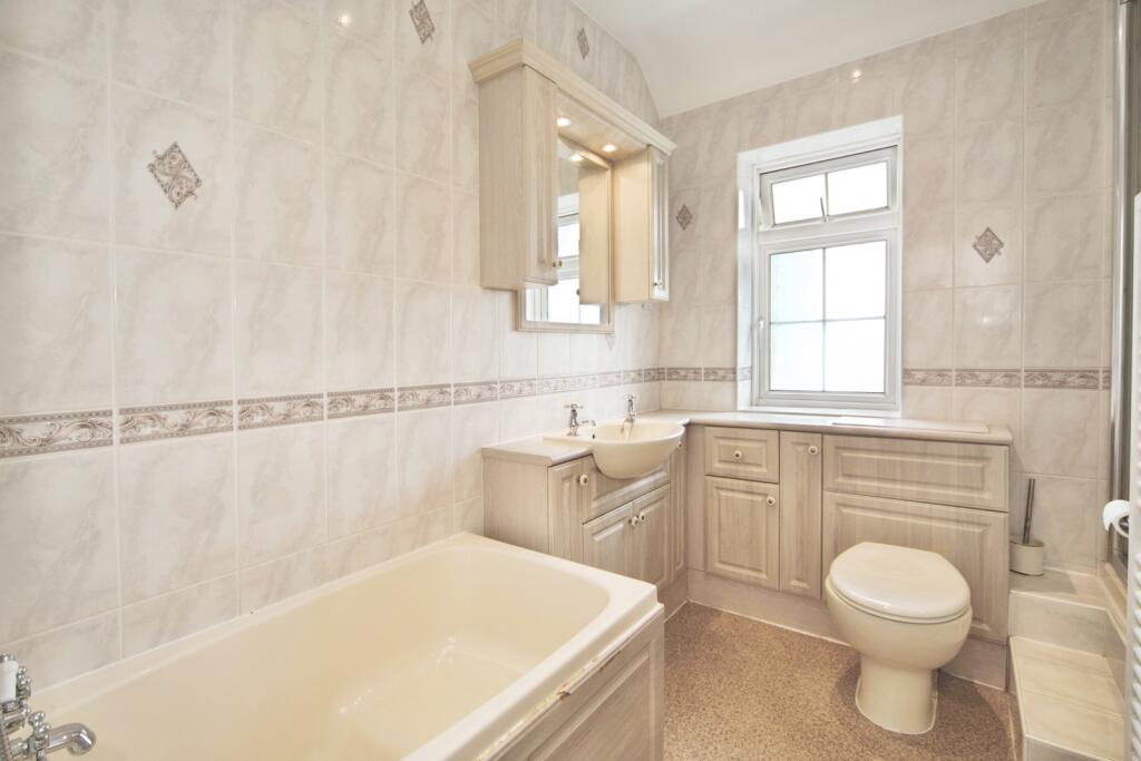 House in Romford - More
