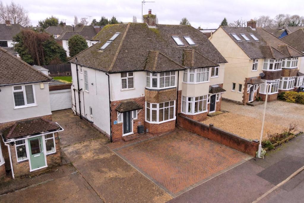 Main image of property: Swifts Green Road, Putteridge, Luton, Bedfordshire, LU2 8BW