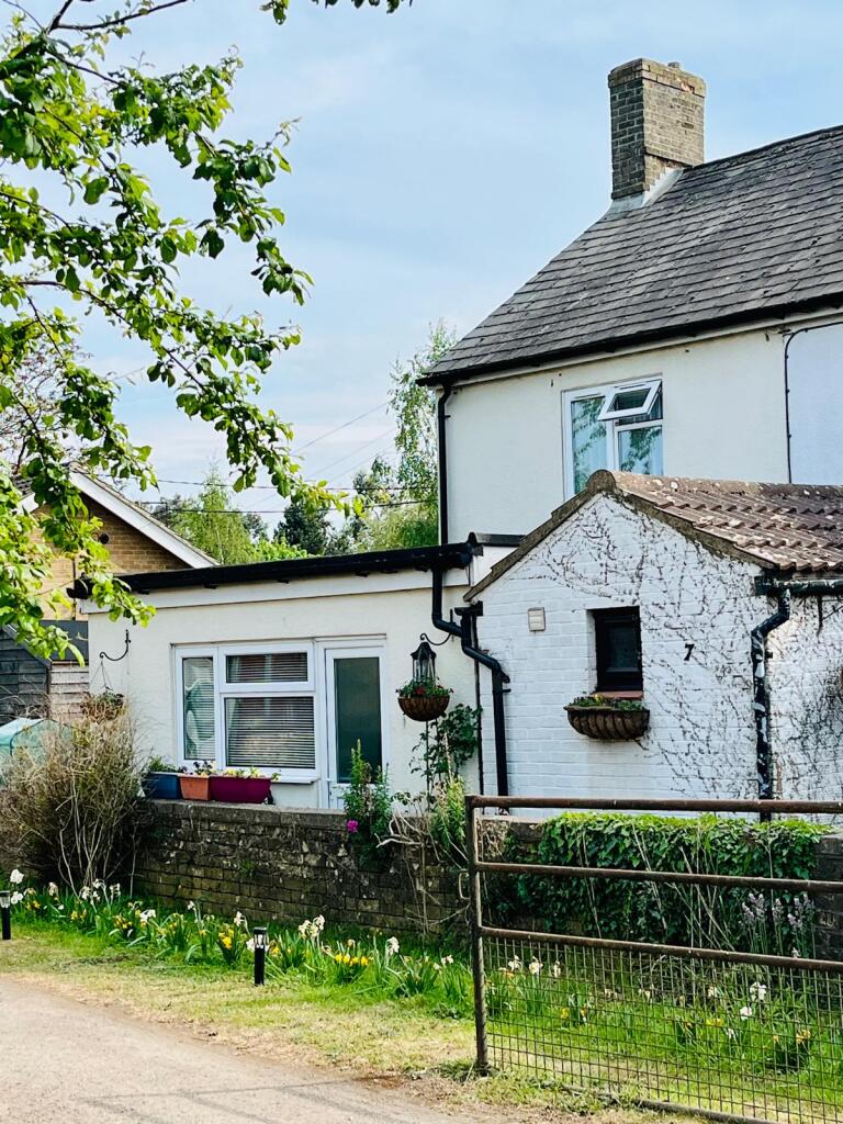 Main image of property: The Cinques, Gamlingay SG19 3NU