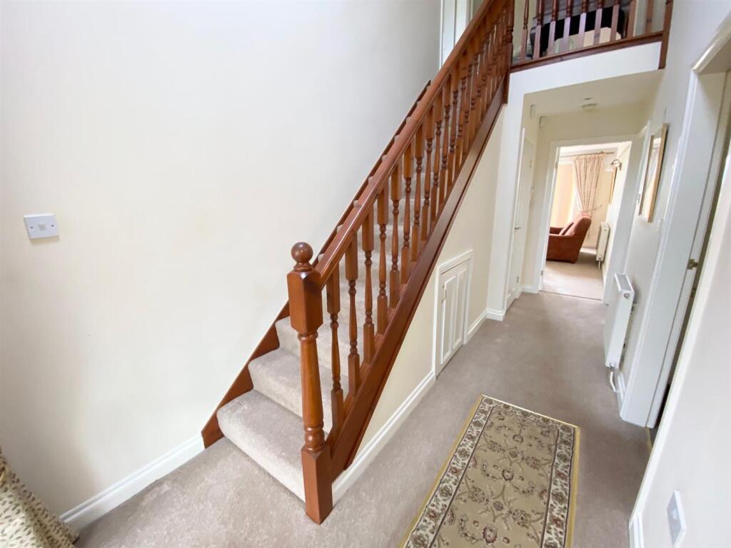 Alderstone Rise, Huddersfield - View 5