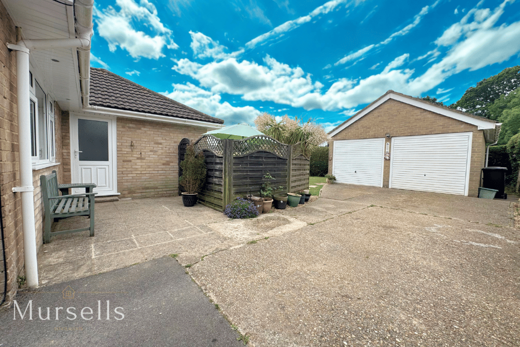 Frys Close, Lytchett Matravers, Poole, BH16 photo 2