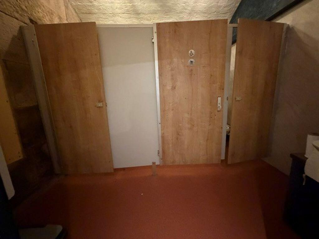 LITTLE STREET CLOAKROOM W.C.