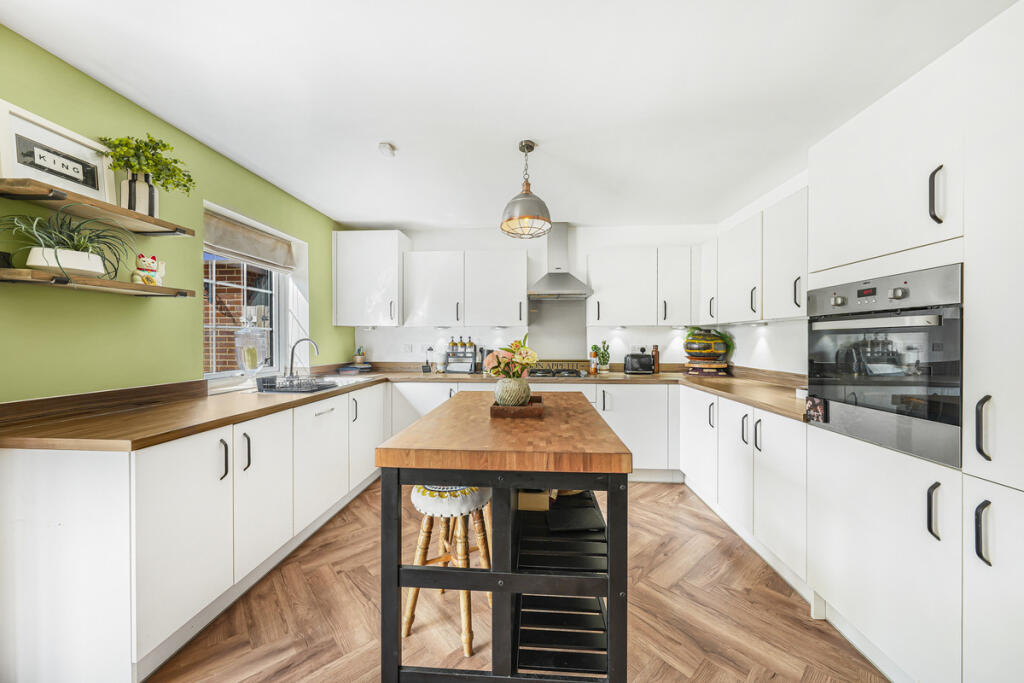 House in Maldon, Southminster - More