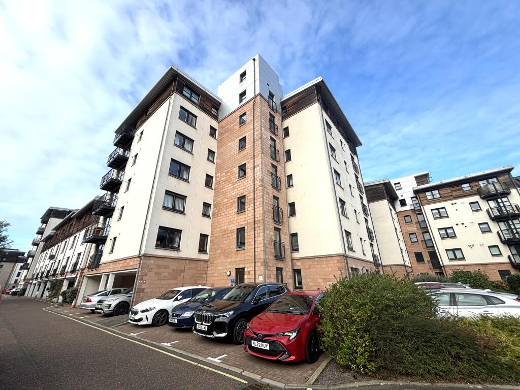 Main image of property: Flat 3, 3 Constitution Place, Edinburgh EH6 7DL