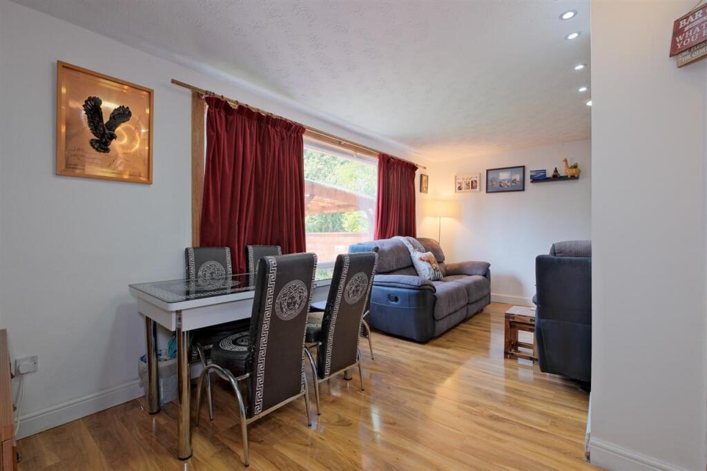 House in Cumbernauld, Carbrain - View 5