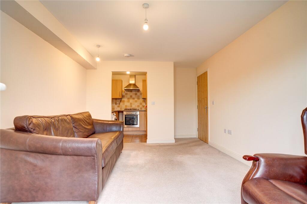 Twickenham Close, East Swindon, Wiltshire, SN3 photo 4