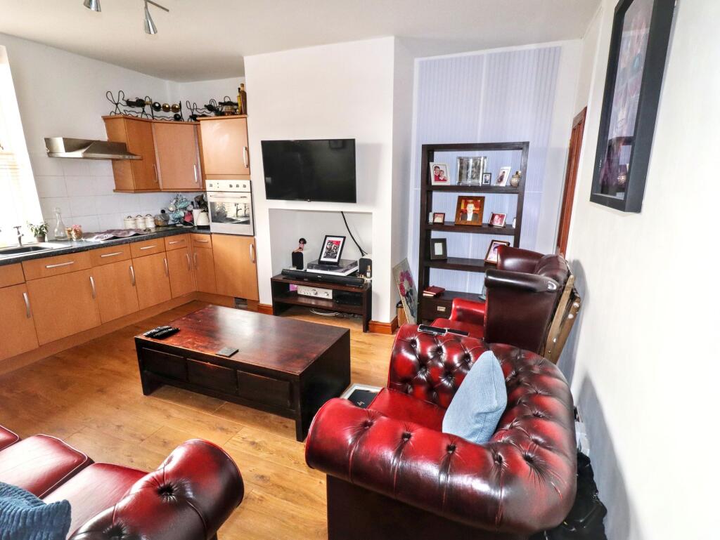 House in Wakefield - View 5