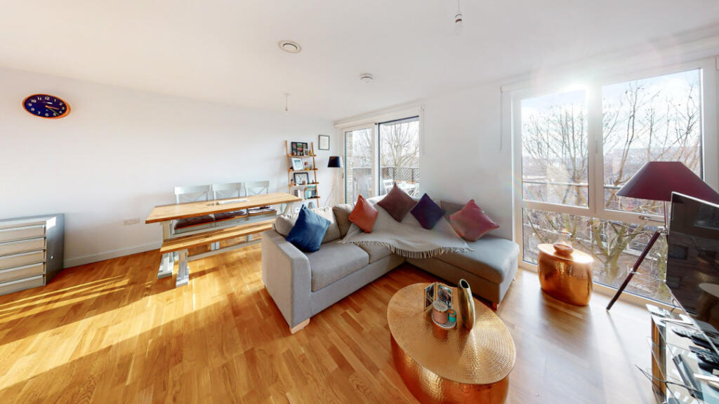 Main image of property: 46 Rodney Road, London, SE17 1FJ