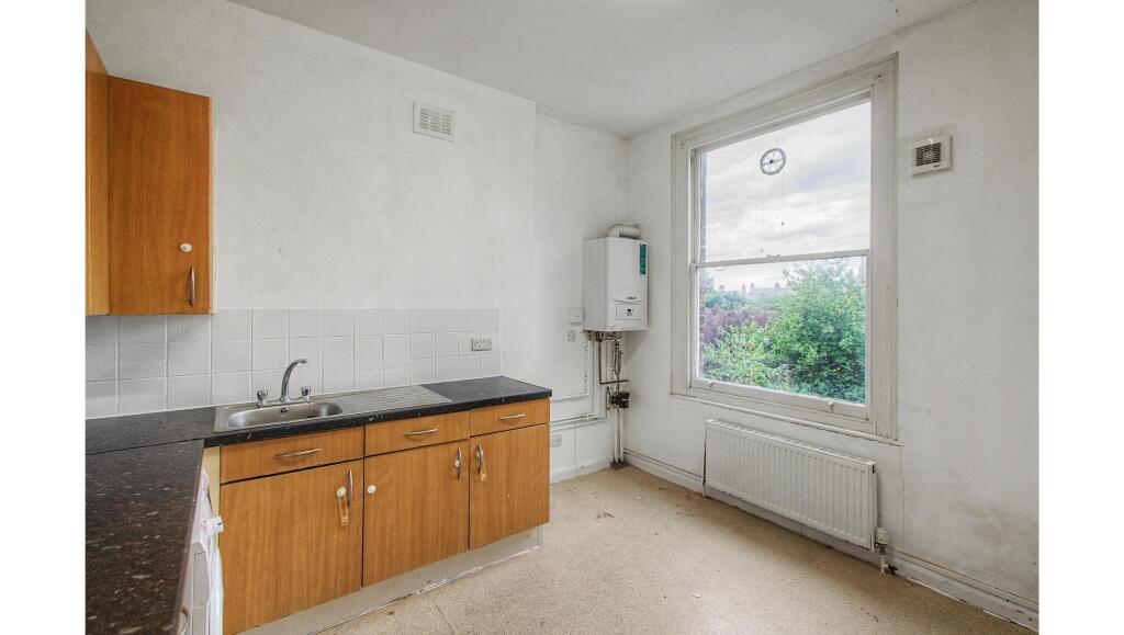 Apartment in London, Mapesbury - View 3
