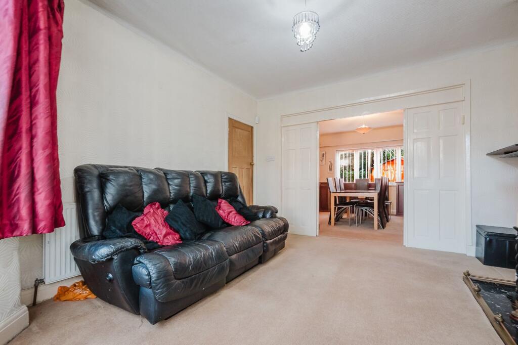 Fairway, Prestwich, M25 photo 3