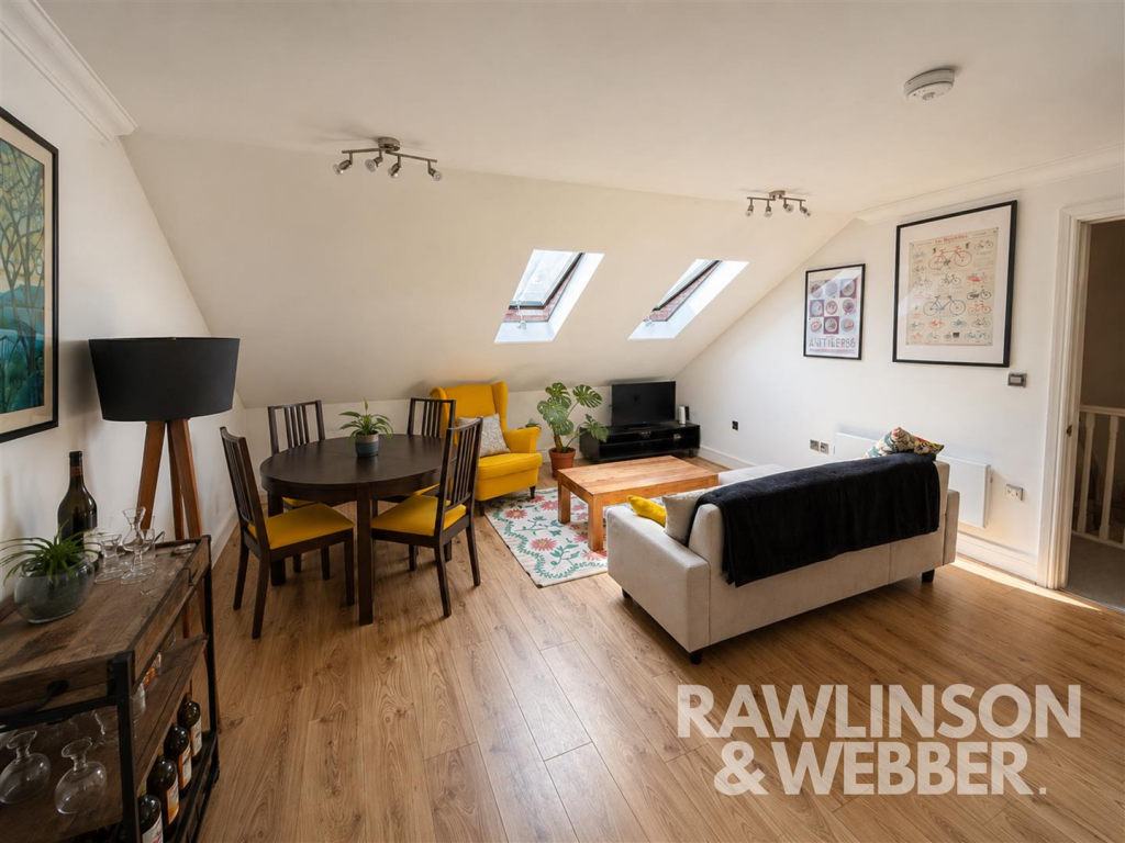Apartment in Elmbridge, Thames Ditton - View 3