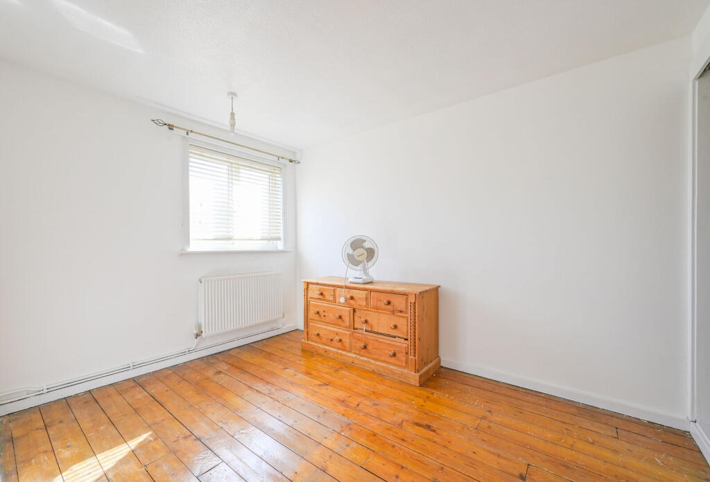 House in London, Custom House, Silvertown - More
