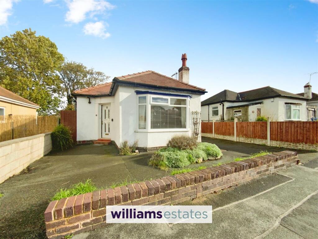 3-bed detached on St. Margarets Drive, Rhyl, LL18, £175,000