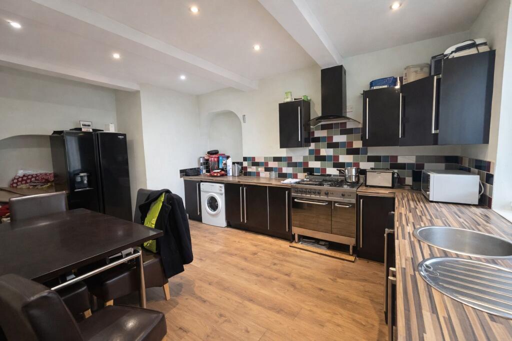 Thornton Road, Thornton, Bradford photo 5