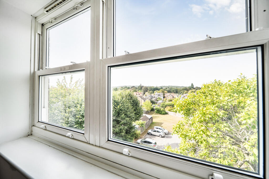 Apartment in Redhill - View 5