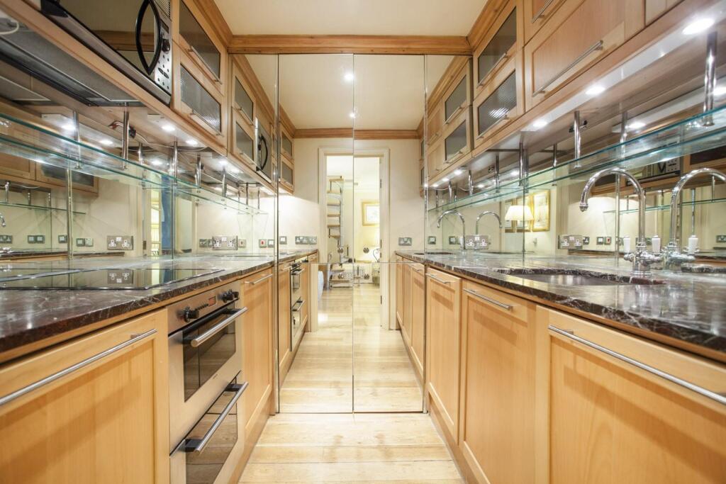 Apartment in London, Westbourne Green, Bayswater - More