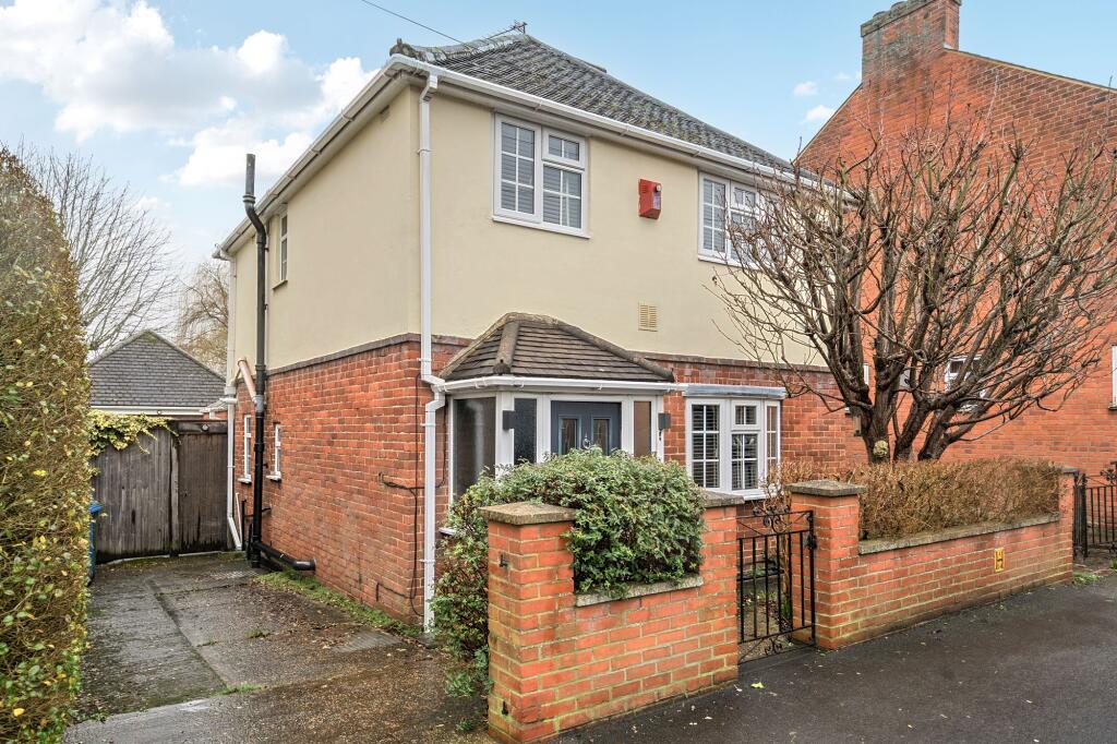 House in Rushmoor, North Town