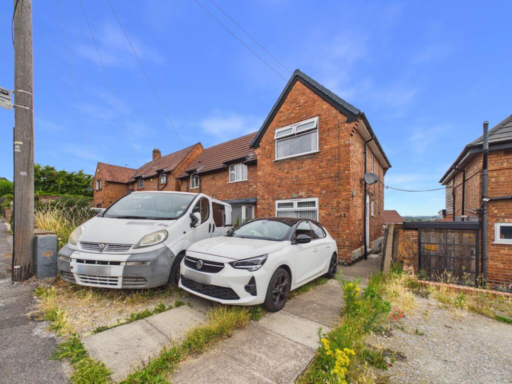 2-bed semi-detached on Frederick Avenue, Ilkeston, £150,000