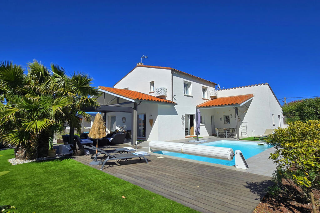 Main image of property: Languedoc-Roussillon, Pyrénées-Orientales, Montesquieu-des-Albères