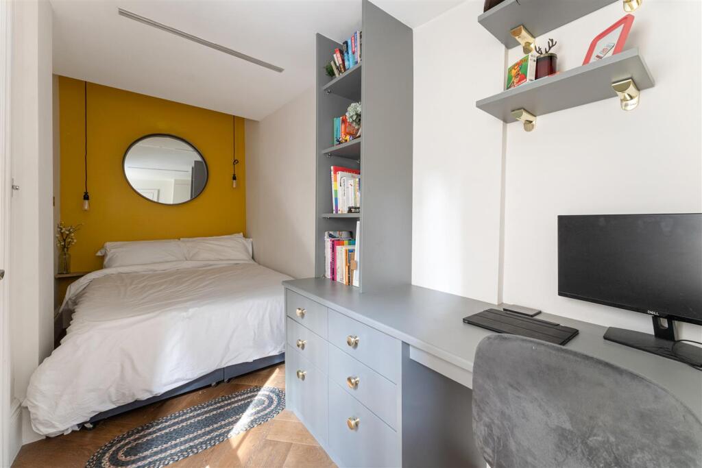 Apartment in London - View 5