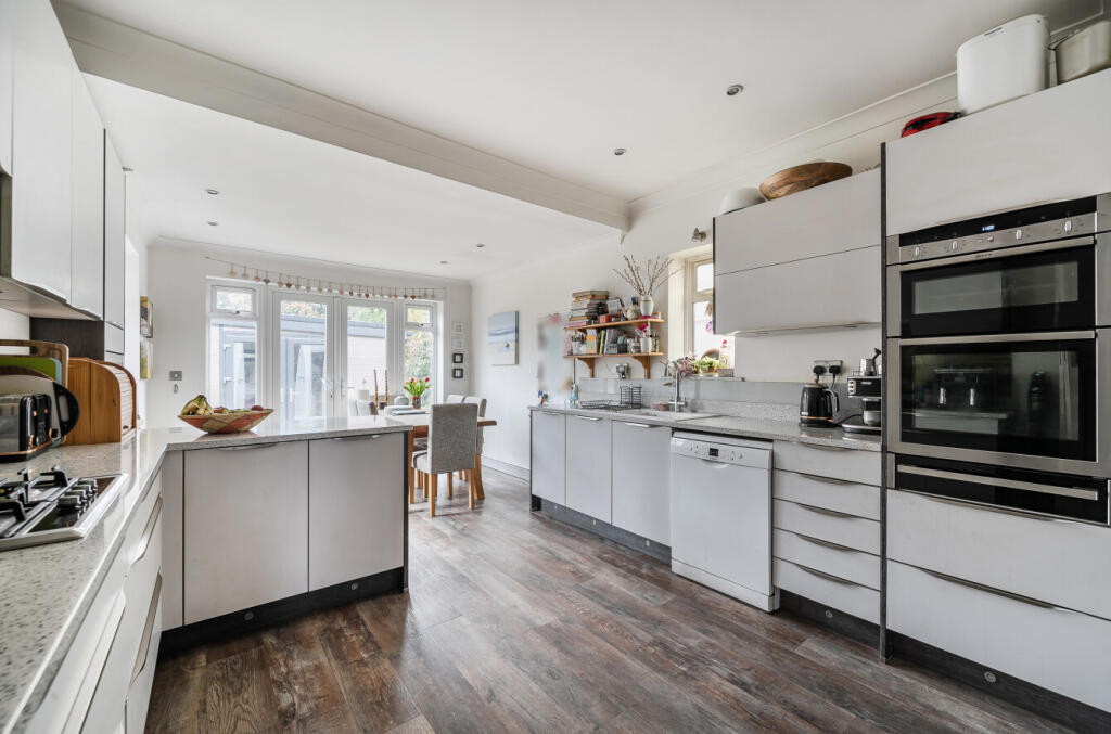 House in Worthing, Goring Road Shops, West Worthing - View 4