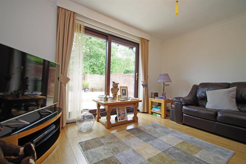 Saxons Way, Didcot photo 4