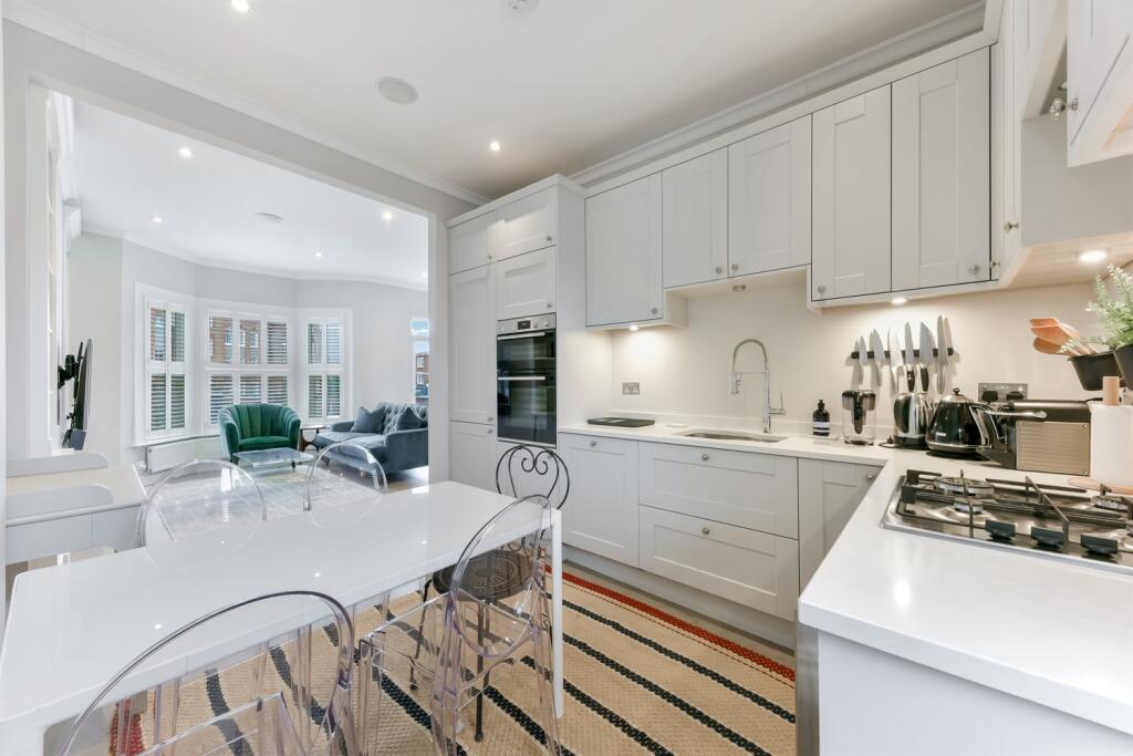 3 bedroom maisonette for rent