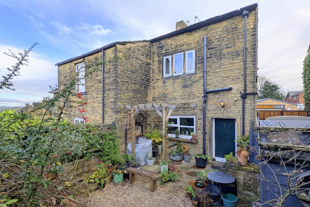 Crowtrees Lane, Brighouse, West Yorkshire, HD6 photo 2