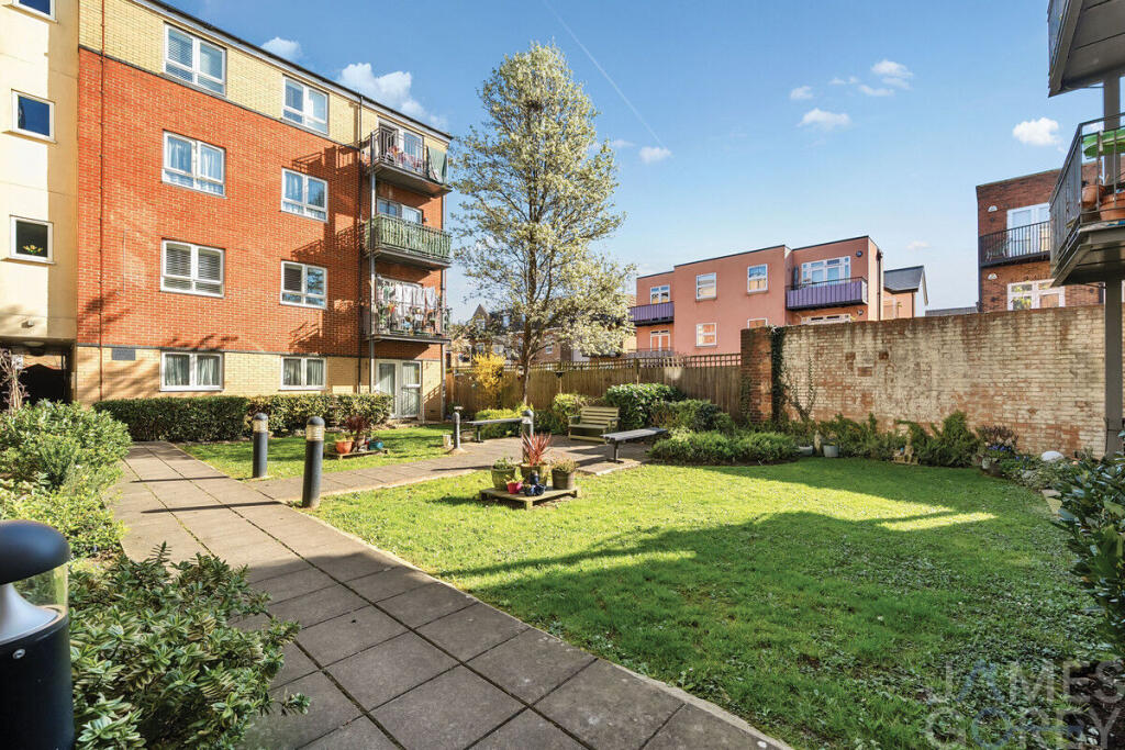 Main image of property: Sidcup High Street, Sidcup, DA14 6DZ