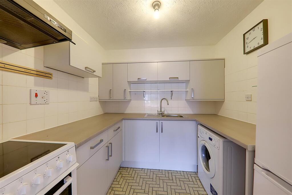 Broadwater Street East, Worthing photo 2