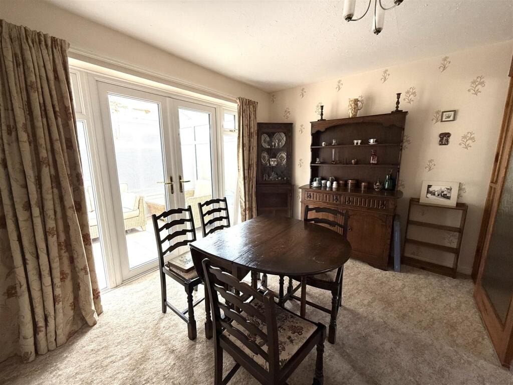 House in Stoke-on-Trent - View 4