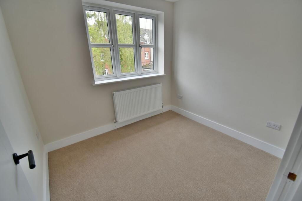 Apartment in Ferndown, Ferndown Town Centre - More