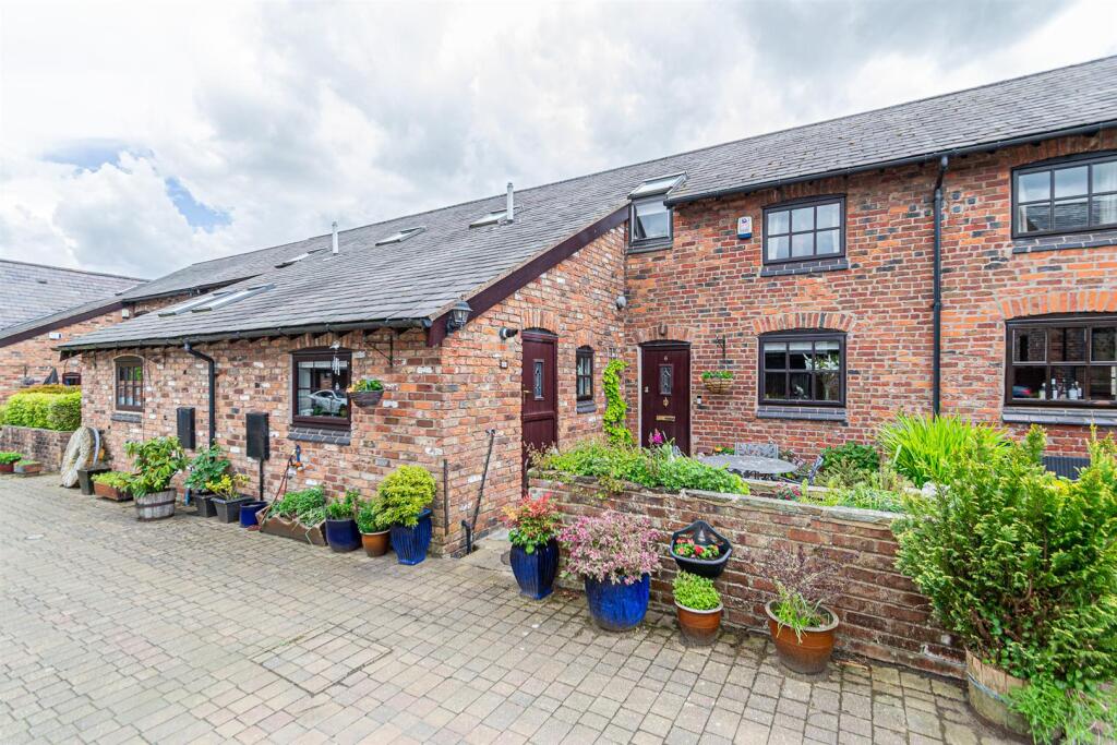 Main image of property: Hall Lane, Lower Stretton, Warrington WA4