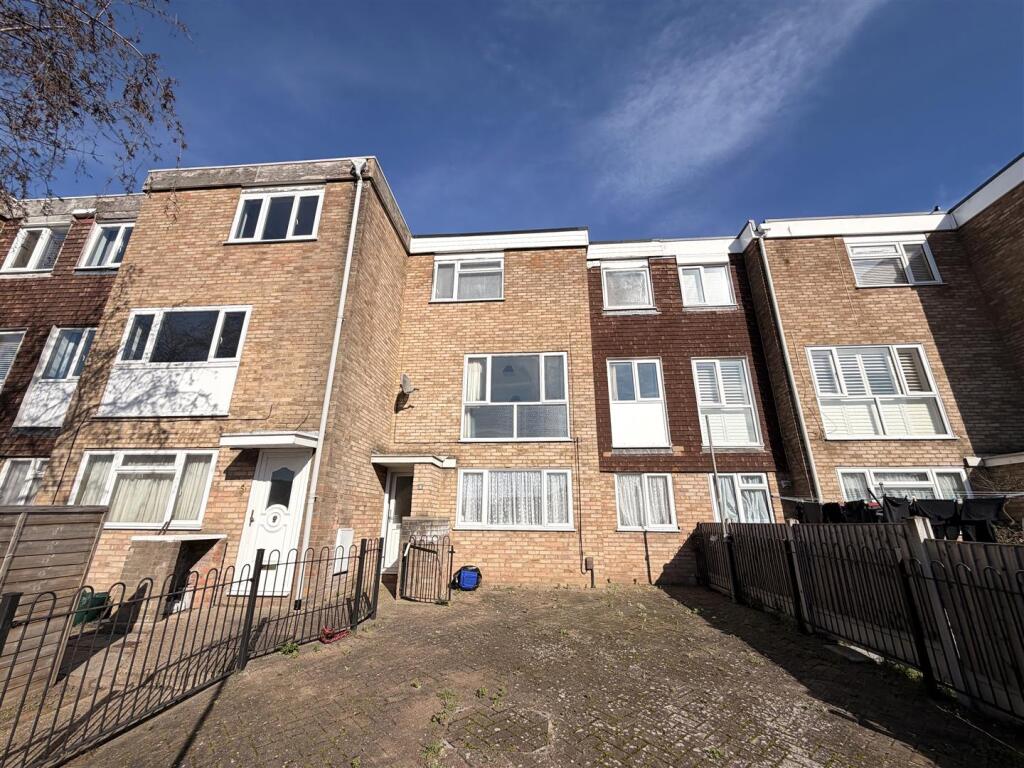 Main image of property: Purcell Close, Stanford-Le-Hope