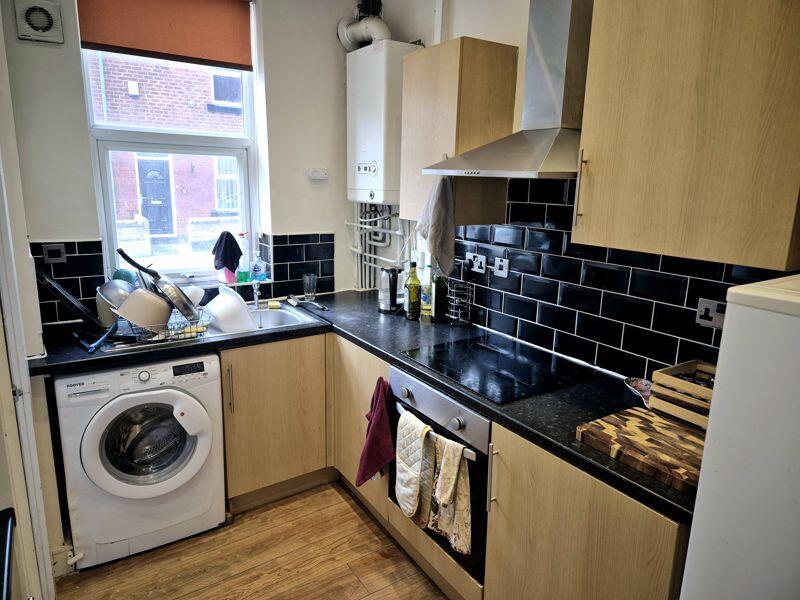 House in Leeds, West Yorkshire - View 4