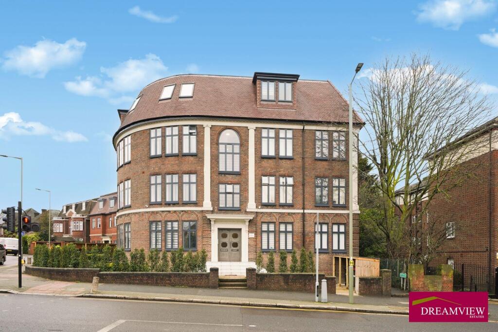 Main image of property: Holmbush Court, Brent Street, Hendon, NW4 2NS