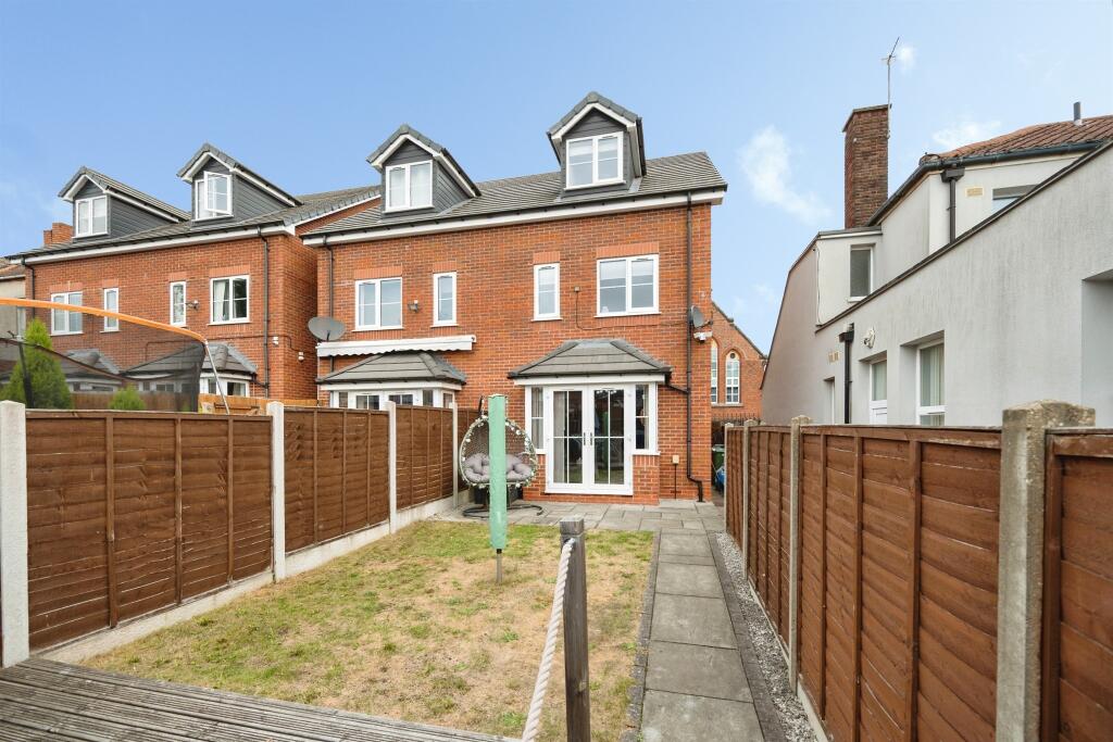 House in Dudley - View 4