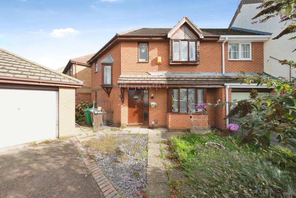 House in Nottingham, Beechdale Mews, Beechdale - View 3