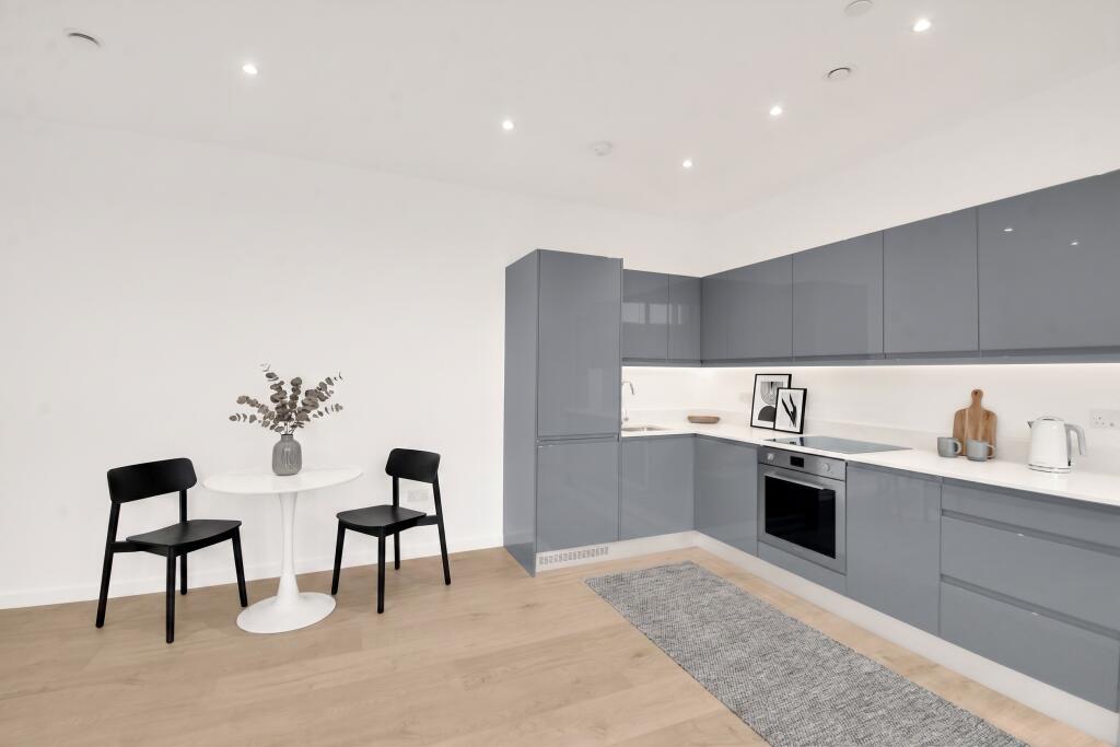 Main image of property: **LIMITED OFFER: £500.00 RENT CONTRIBUTION - Sunrise Parkway, Milton Keynes