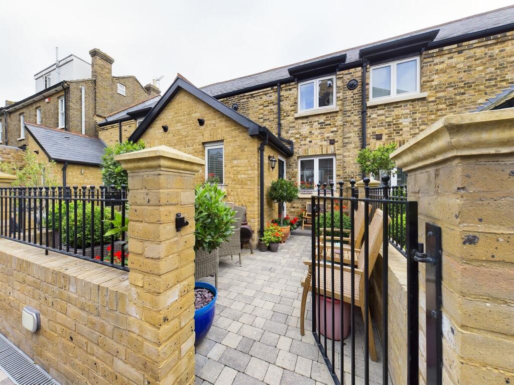 2-bed terraced on Old School Mews, Broadstairs, CT10, £295,000