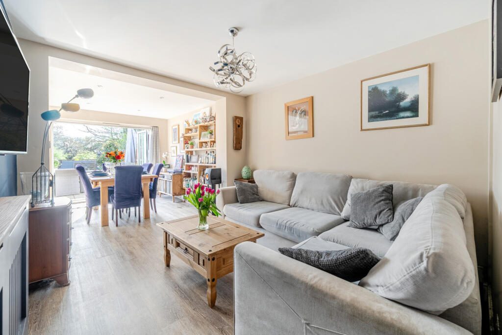 House in Kingston upon Thames - View 2