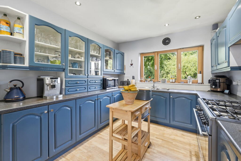 House in High Peak, Chapel-en-le-Frith - View 4