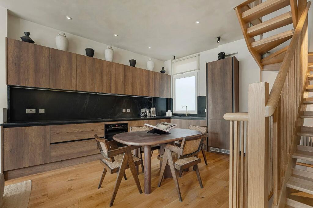 House in London, Lancaster West Estate, Notting Hill - More