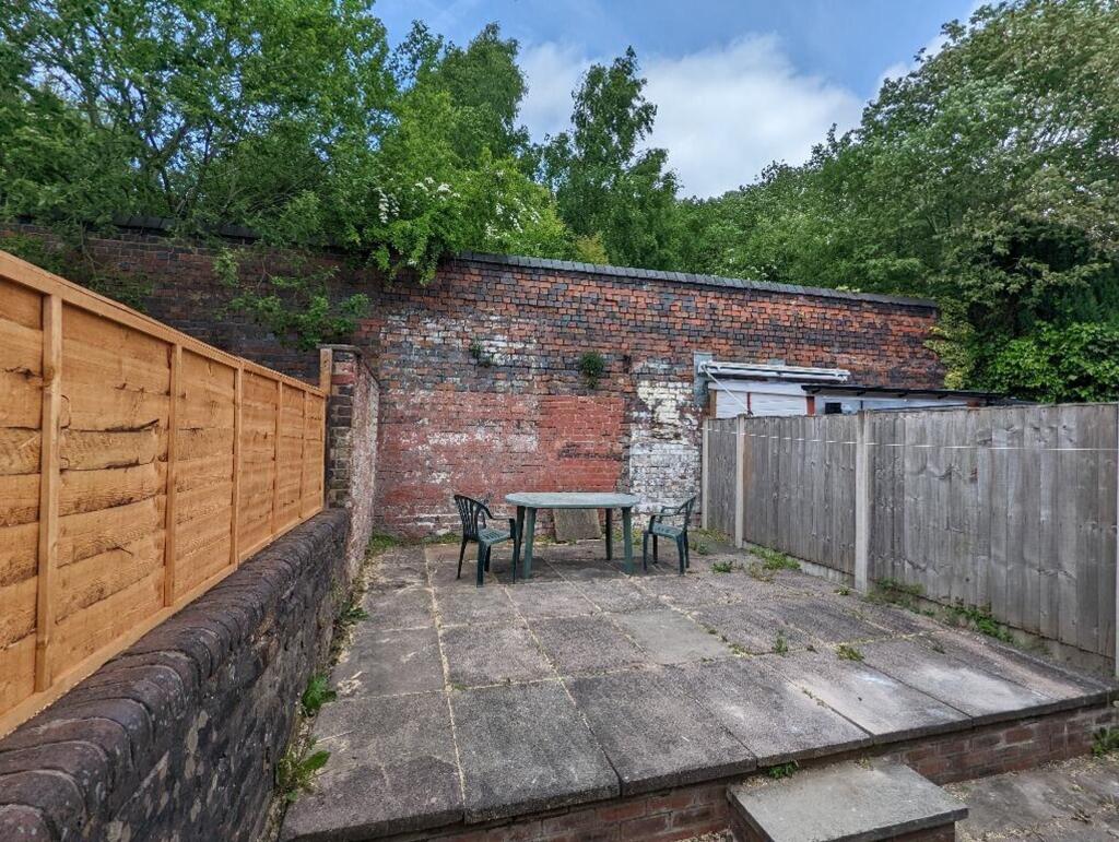 House in Newcastle-under-Lyme, Parksite, Silverdale - View 4