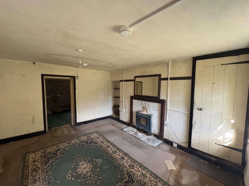 23 Derllwyn Road, Tondu, Bridgend, South Wales CF32 9HD photo 4
