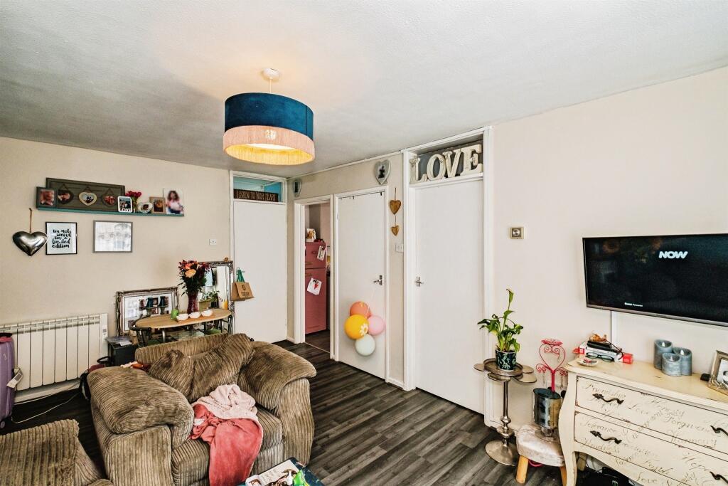 Potters Mead, Wick, Littlehampton photo 3